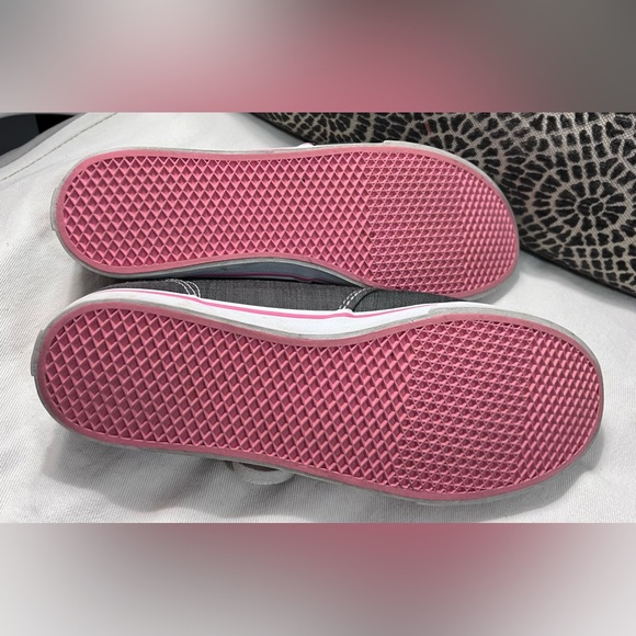 Women’s Vans Size 11 Gray & Pink Lace Ups Low Cuts 11W/9Men - Picture 7 of 12